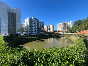 Image 22 - 885334