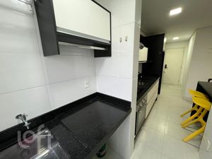 Image 8 - 885334