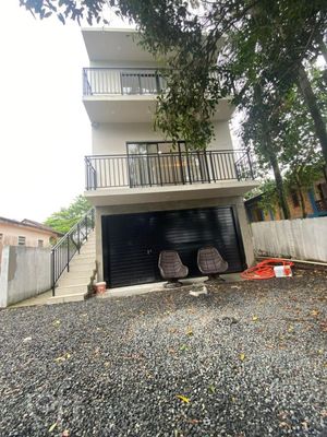 Image 4 - 885335