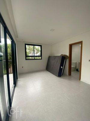 Image 17 - 885335