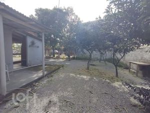 Image 15 - 885336