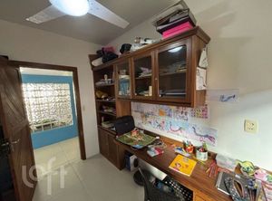 Image 11 - 885337