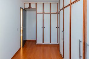 Image 15 - 885338