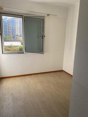 Image 7 - 885338