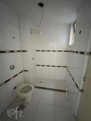 Image 5 - 885349