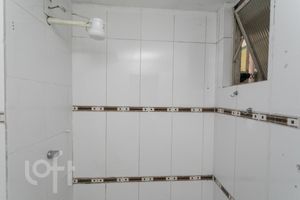 Image 10 - 885349