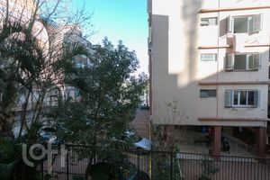 Image 4 - 885349