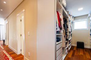 Image 11 - 885351