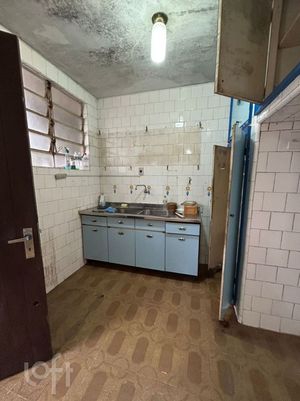 Image 21 - 885353