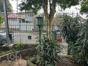 Image 4 - 885353