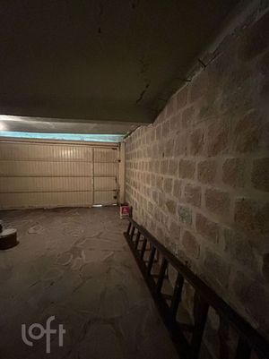 Image 29 - 885353