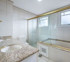 Image 9 - 885355