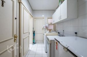 Image 6 - 885355
