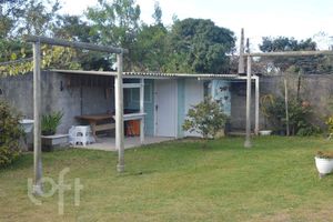 Image 15 - 885357