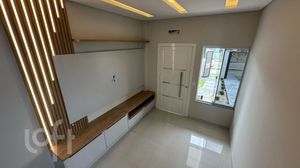 Image 4 - 885358