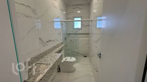 Image 19 - 885358