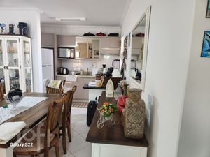 Image 16 - 885365