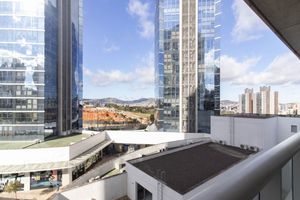 Image 6 - 885368