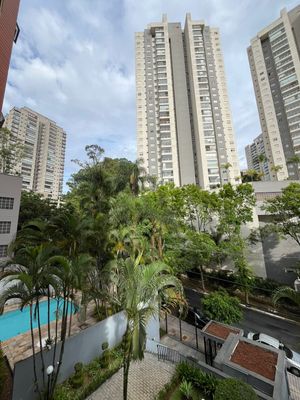 Image 5 - 885370