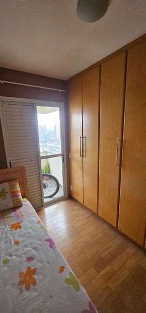 Image 1 - 885371