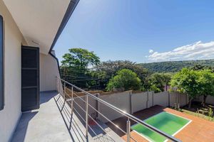 Image 8 - 885409