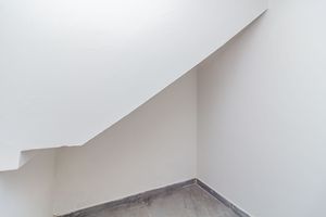 Image 23 - 885409