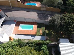 Image 18 - 885409