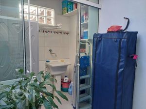 Image 8 - 885411
