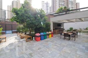 Image 12 - 885415