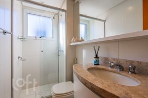 Image 18 - 885416