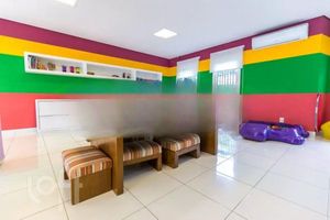 Image 16 - 885417