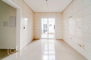 Image 3 - 885428