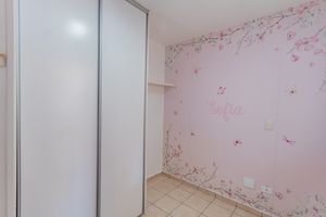 Image 19 - 885467