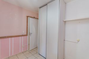 Image 18 - 885467