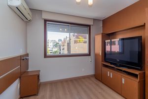 Image 6 - 885468