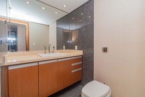 Image 13 - 885468