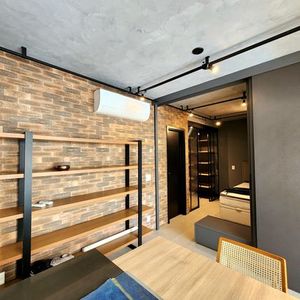 Image 12 - 885474