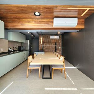 Image 19 - 885474