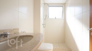 Image 19 - 885475