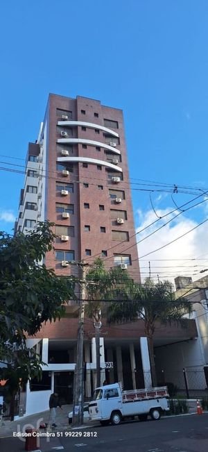 Image 33 - 885480