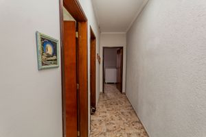 Image 18 - 885486