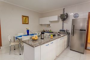 Image 29 - 885486