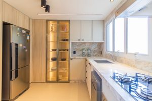 Image 21 - 885517