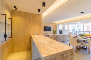 Image 24 - 885517
