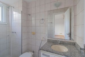 Image 14 - 885518