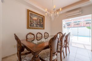 Image 11 - 885519