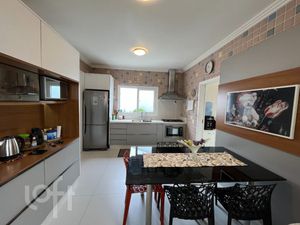 Image 11 - 885520