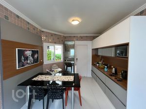 Image 12 - 885520