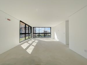 Image 1 - 885521