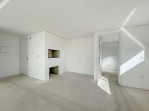 Image 4 - 885521